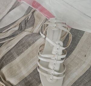 Elegant White Strappy Flat Sandals Sz 9